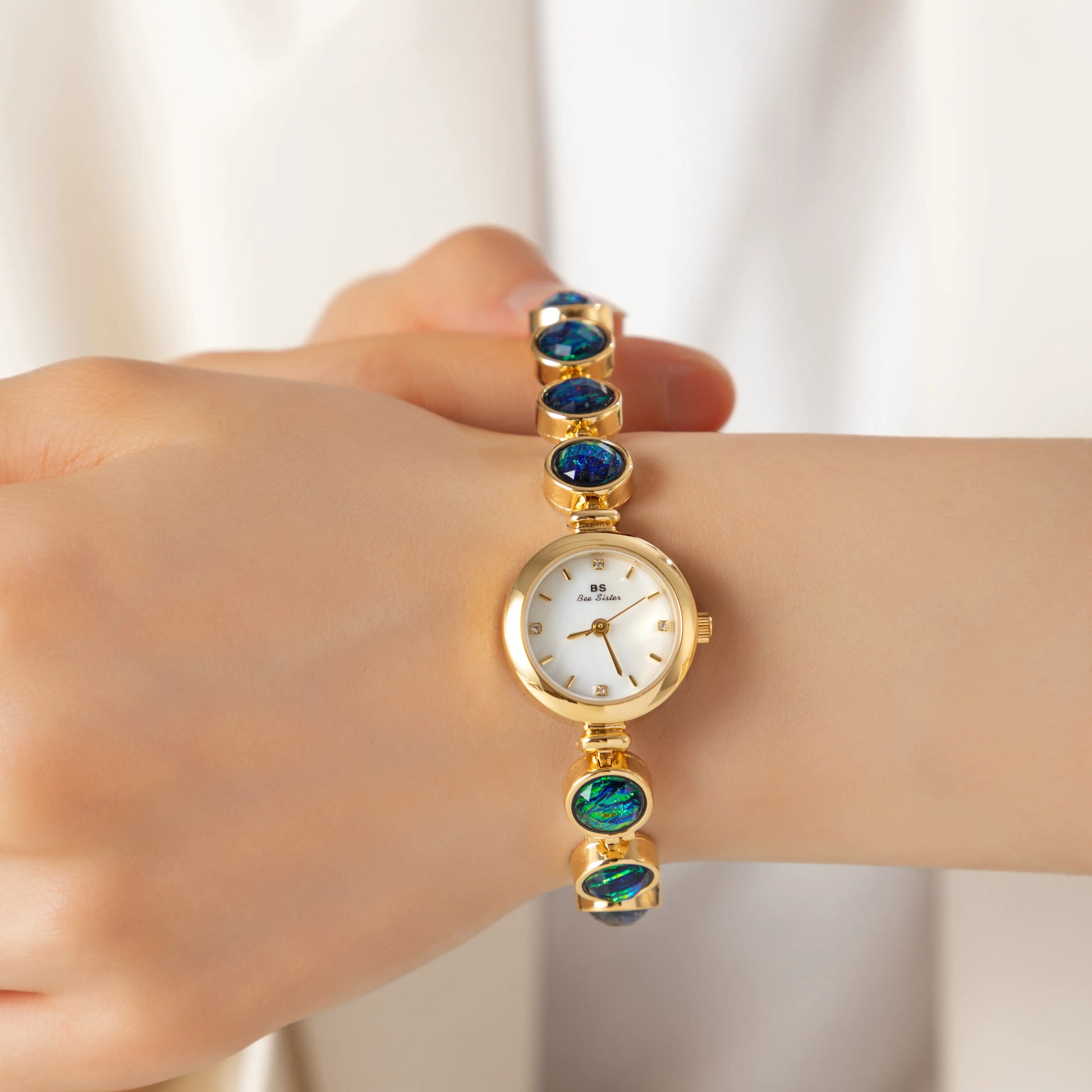 Varrene® Iris, women's quartz watch, view 2
